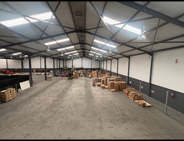 1,955M² WAREHOUSE TO LET IN BLACKHEATH INDUSTRIAL